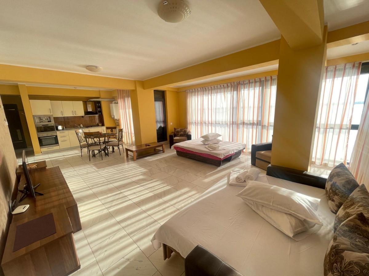Sophia Lake View Suite Mamaia Exterior photo