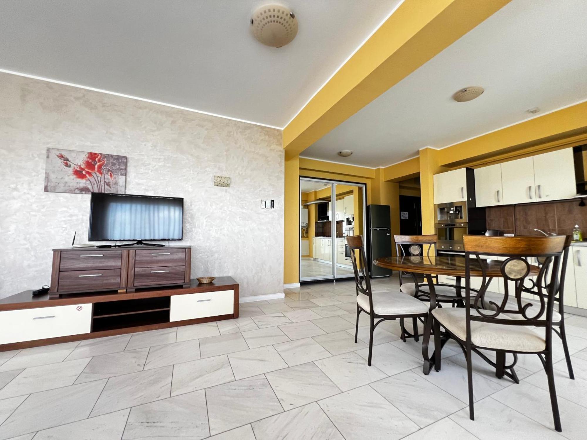 Sophia Lake View Suite Mamaia Exterior photo